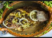 Una foto de mojarra a la diabla
