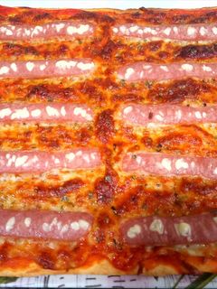 Una foto de Pizza de salchichas