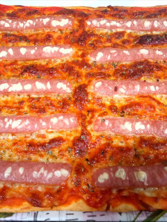 Una foto de Pizza de salchichas