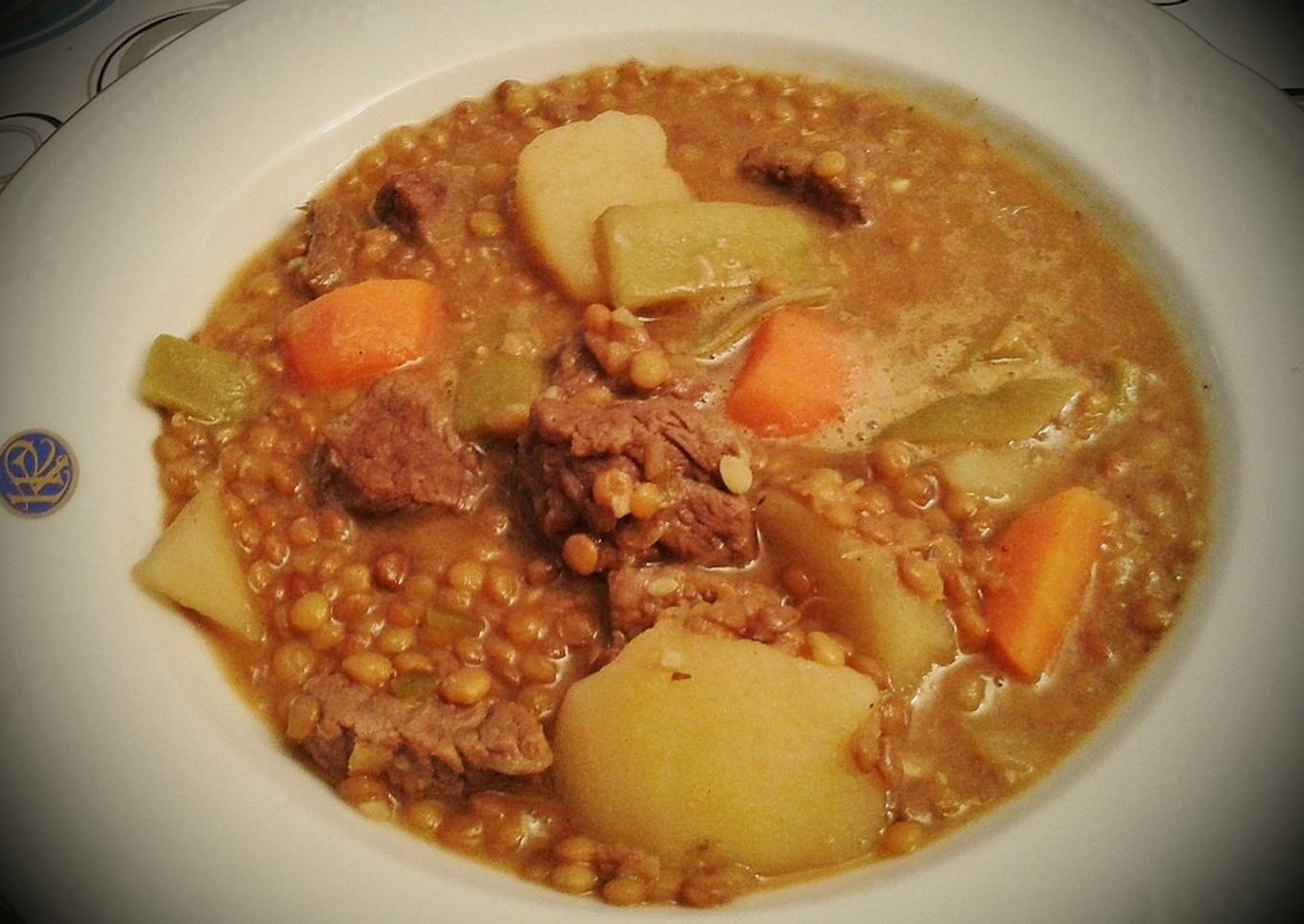 Potaje de lentejas con verduras y ternera