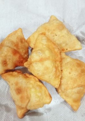 समोसे (Samose recipe in hindi) रेसिपी मुख्य फोटो