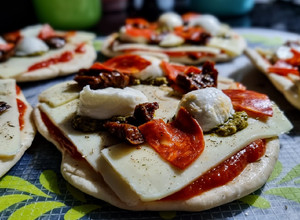 Una foto de RAPIDITAS🥫Caseras A Lo 🍕Pizza...!