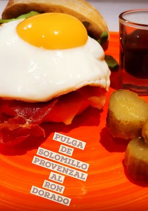 Una foto de Pulga de solomillo a la provenzal con ron dorado