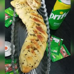 A picture of Fish bread in pateela 😋.