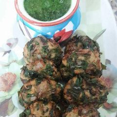A picture of Palak bread vada.