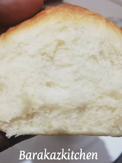 A picture of Eggless bread rolls.