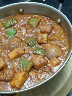 કઢાઈ પનીર (Kadhai Paneer Recipe In Gujarati) રેસીપી મુખ્ય ફોટો