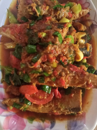 Bagaimana Menyiapkan Pindang tongkol pedas asam Anti Gagal