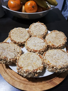 Una foto de Alfajores de avena y coco sin harina