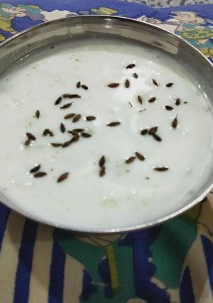 A picture of Cucumber raita.