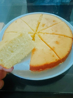 A picture of Lemon cheese soft cake.