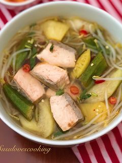 Hình của món Canh chua cá hồi 🐟.