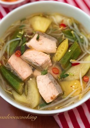 Hình của món Canh chua cá hồi 🐟.