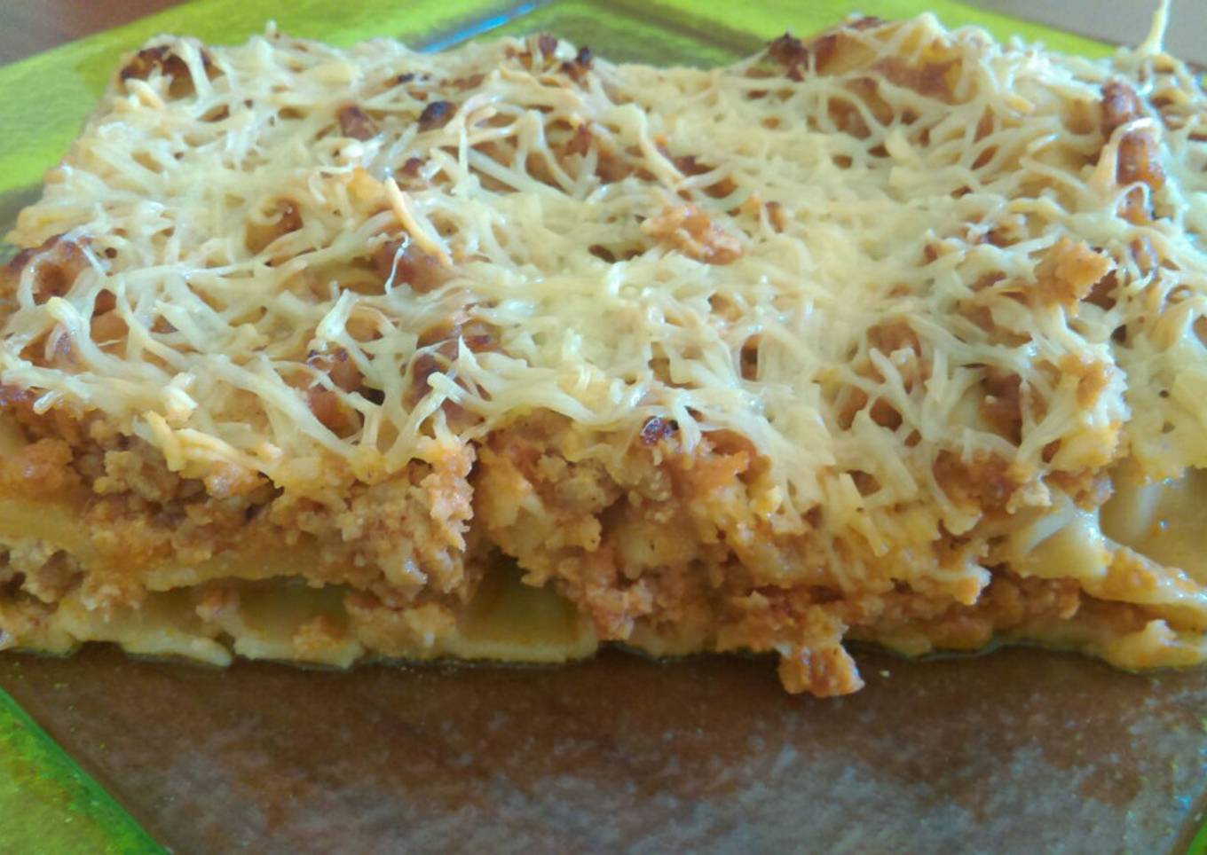 Lasaña de carne picada y nata