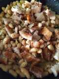Judías blancas con panceta y allioli