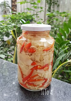 Hình của món Măng ngâm tỏi ớt.