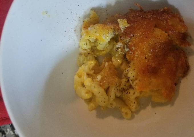 My Mom's Baked Macaroni and Cheese