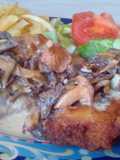 Cachopo de pollo con salsa de setas variadas
