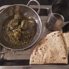 A picture of Aloo palak.