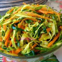 A picture of ACHARDS DE LÉGUMES, une spécialité de chez nous à l'île de la Réunion.