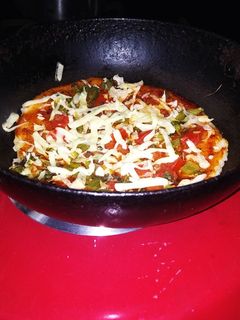 पिज़्ज़ा(Pizza recipe in Hindi) रेसिपी मुख्य फोटो