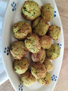 Foto di Polpette di zucchina in friggitrice ad aria