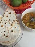 Naan with chicken curry