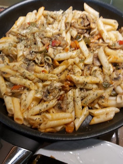 Una foto de Macarrones con verdura