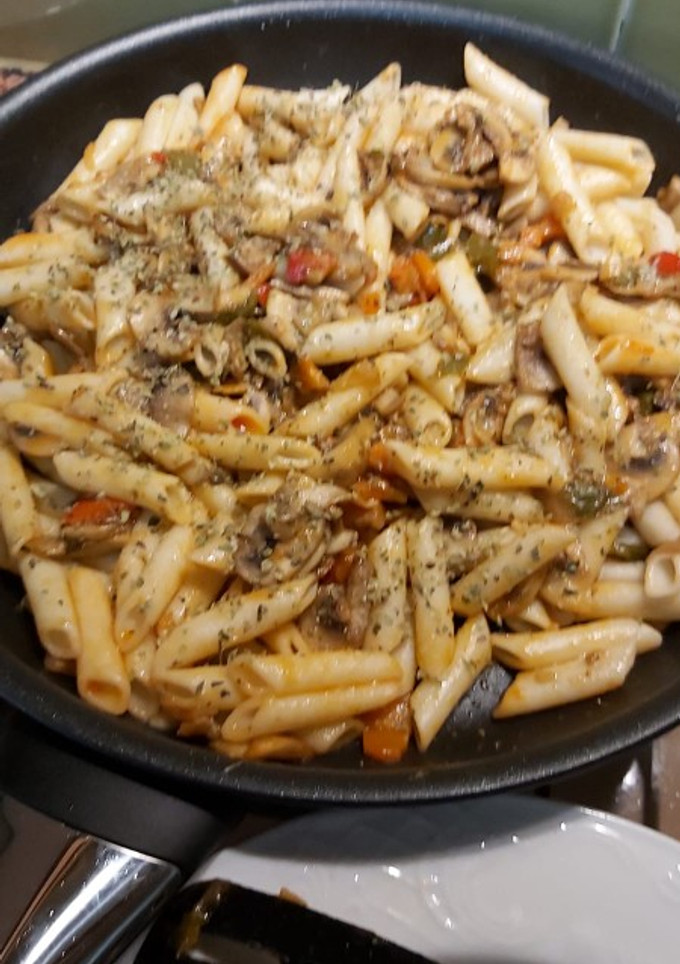 Una foto de Macarrones con verdura