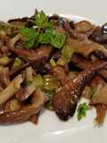 Funghi Pleurotus in Padella con Olio e Aglio