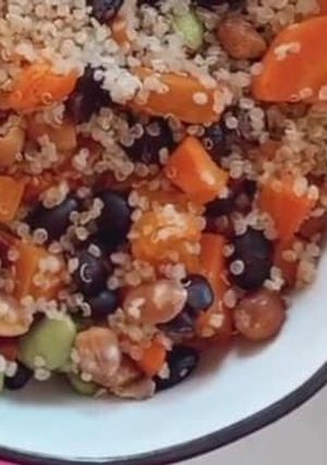 Foto de Salada de Quinoa com Legumes