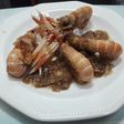 Cigalas con cebolla