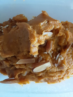 A picture of Roasted Sweet Potato Puree with almonds.