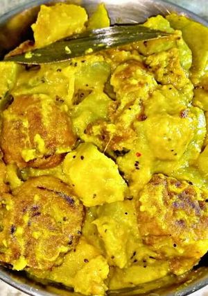 শশা কুমড়ো দিয়ে বড়ার তরকারি রেসিপির প্রধান ছবি