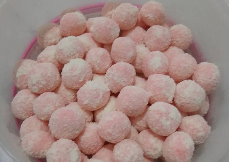 Bola2 susu strawberry