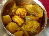 আলু পটল চিংড়ি (Aloo Potol chingri recipe in Bengali)
