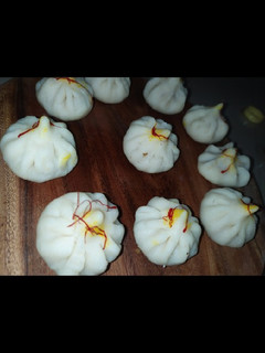 A picture of Ukadiche Modak.
