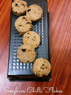 A picture of Jowar/Sorghum & Chilli Flakes Biscuits.