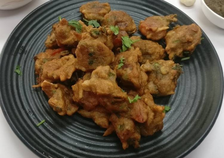 Simple Way to Make Any-night-of-the-week Gram flour dry fruits &amp; paneer fritters
