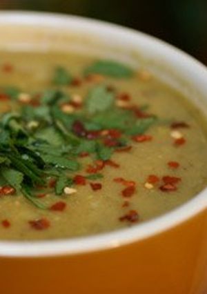 صورة لوصفة طريقة عمل شوربة العدس الاحمر بالارز