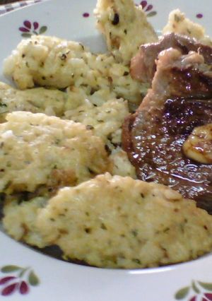Una foto de Buñuelos de arroz a la provenzal + carne 🍛┐ ⁠(⁠↼⁠_⁠↼⁠)