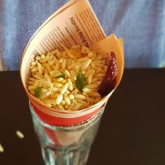 A picture of Masala Puffed rice.