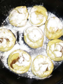 Una foto de Profiteroles rellenos de Dulce de leche o Crema de leche