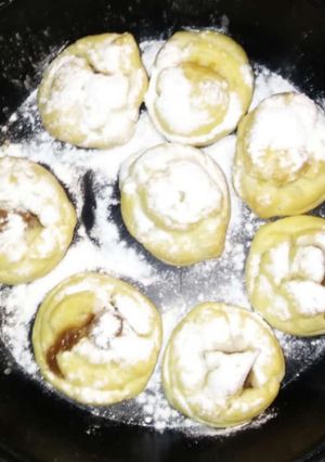 Una foto de Profiteroles rellenos de Dulce de leche o Crema de leche