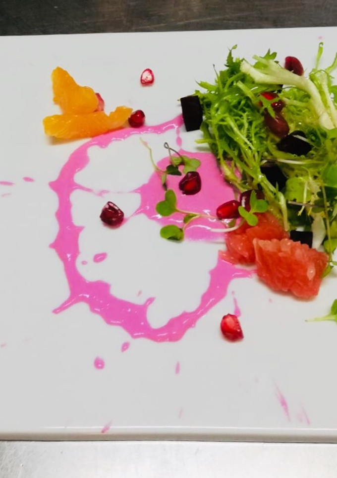 Una foto de Ensalada de remolacha y cítricos