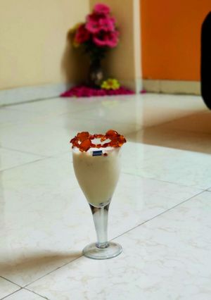 A picture of Banana Custard Apple Frappe with butterscotch ice cream.