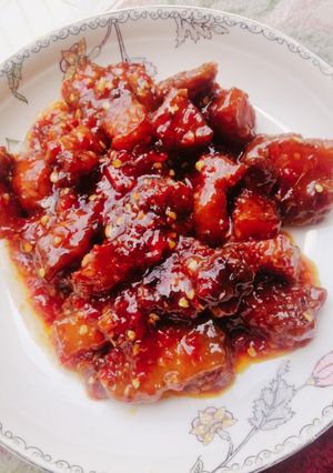 Hình của món Ba chỉ chiên giòn sốt cay ngọt.