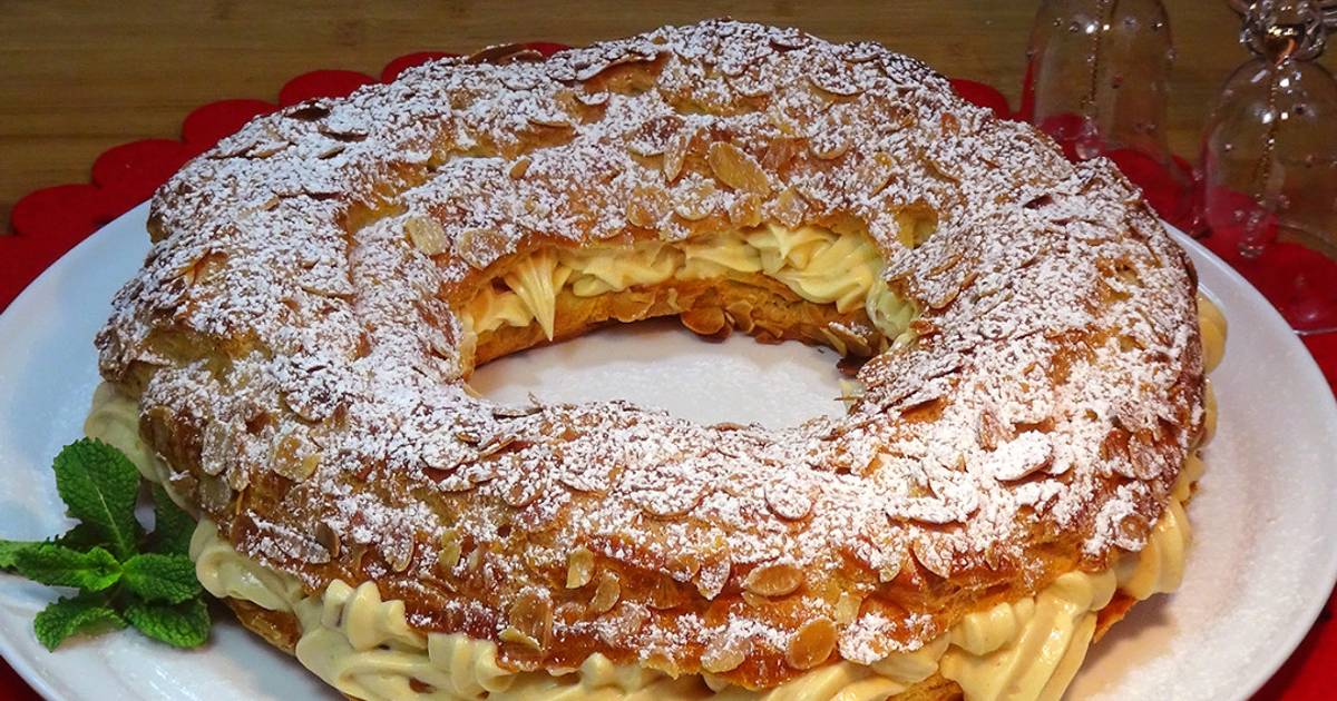 Corona de Navidad (París Brest relleno de crema de turrón) Receta de  lolidominguezjimenez- Cookpad