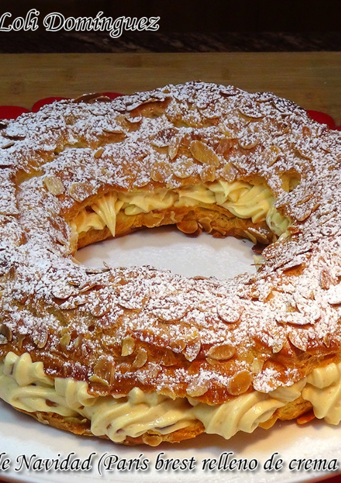 Una foto de Corona de Navidad (París Brest relleno de crema de turrón)