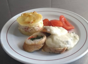 Una foto de Milhoja de papa con pollo relleno